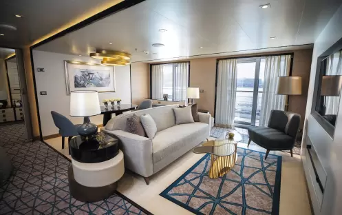 RSSC, Seven Seas Splendor, Seven Seas Suite 1