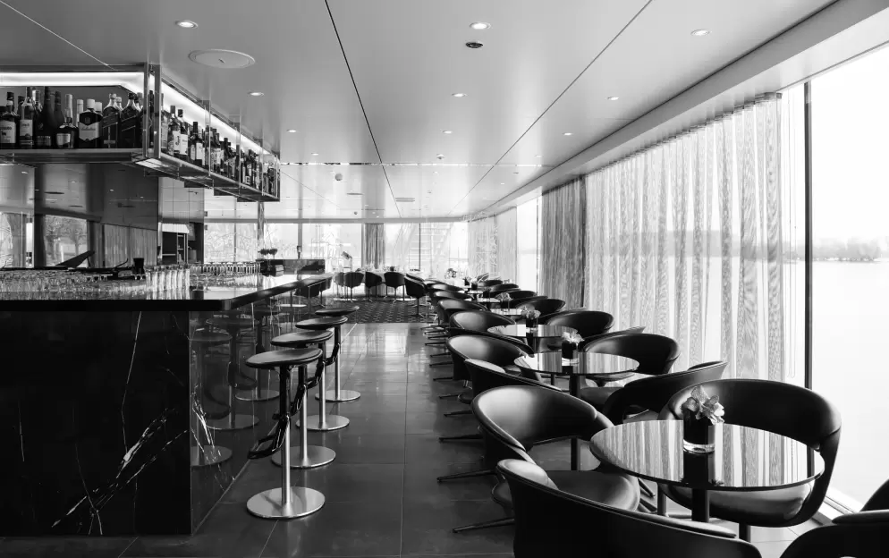 SCE0037_River_Cafe_scenic_day_031341 B&W.jpg