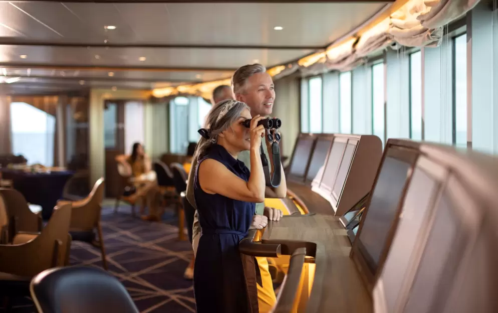 Seabourn Venture - Bow Lounge 2.jpg