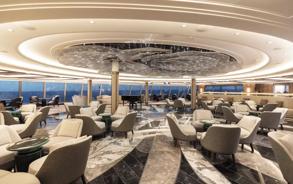 RSSC, Seven Seas Grandeur, Observation Lounge.jpg