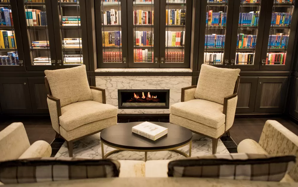 Regent Seven Seas MARINA Library 0.jpg