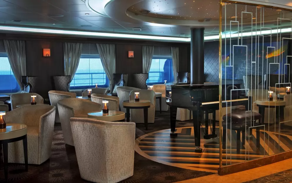 RSSC, Seven Seas Navigator, Navigator Lounge 1.jpg