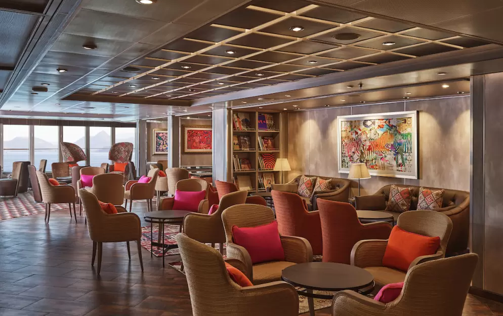 SilverSea Cruises Silver Moon Arts Cafe 3.jpg