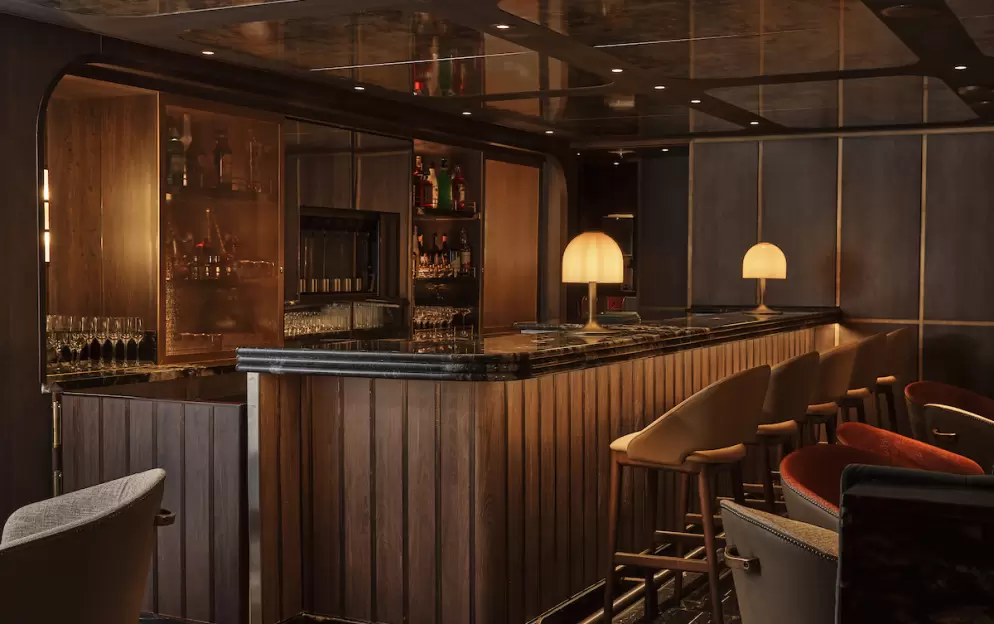 SilverSea Cruises Silver Moon S.A.L.T Bar 2.jpg