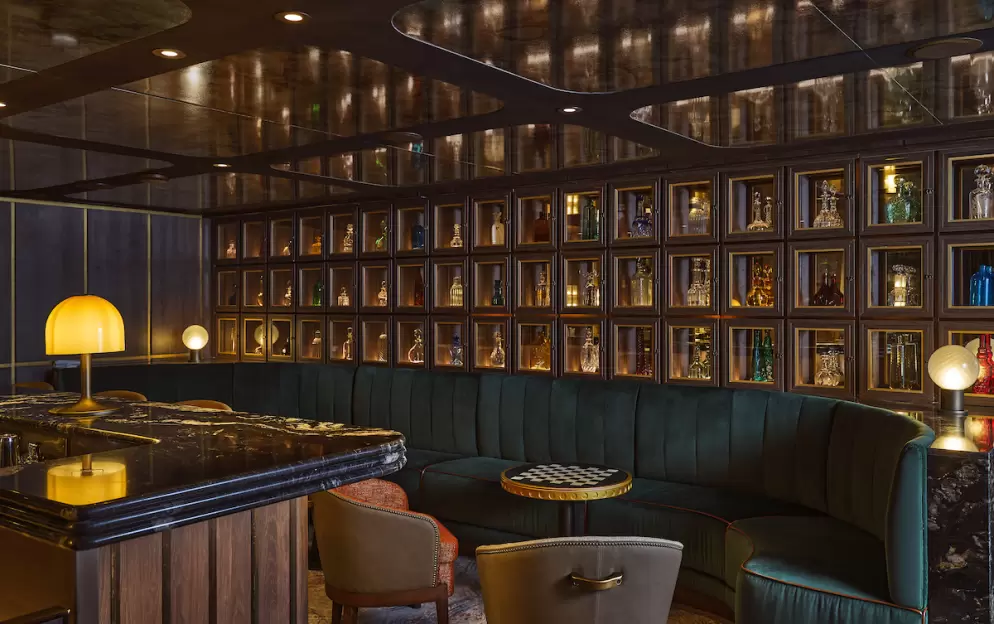 SilverSea Cruises Silver Moon S.A.L.T Bar 3.jpg
