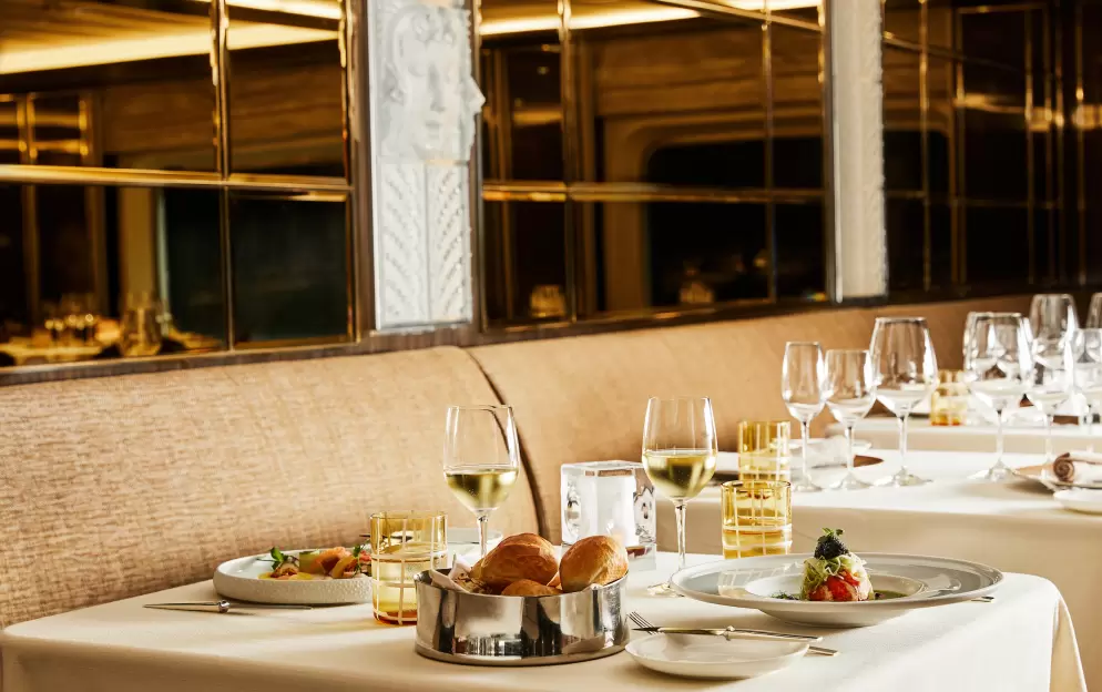 Silversea - Silver Shadow - La Dame.jpg