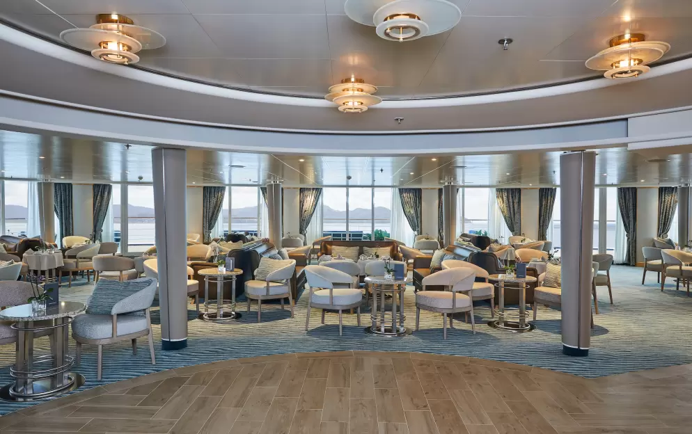 Silversea - Silver Shadow - Panorama Lounge.jpg