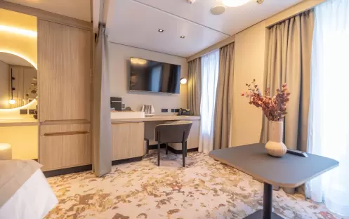 Swan Hellenic SH Diana Junior Suite 4