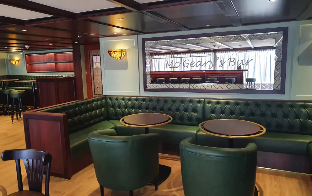 APT Travelmarvel Polaris, Capella & Vega McGeary's Bar 5.jpg