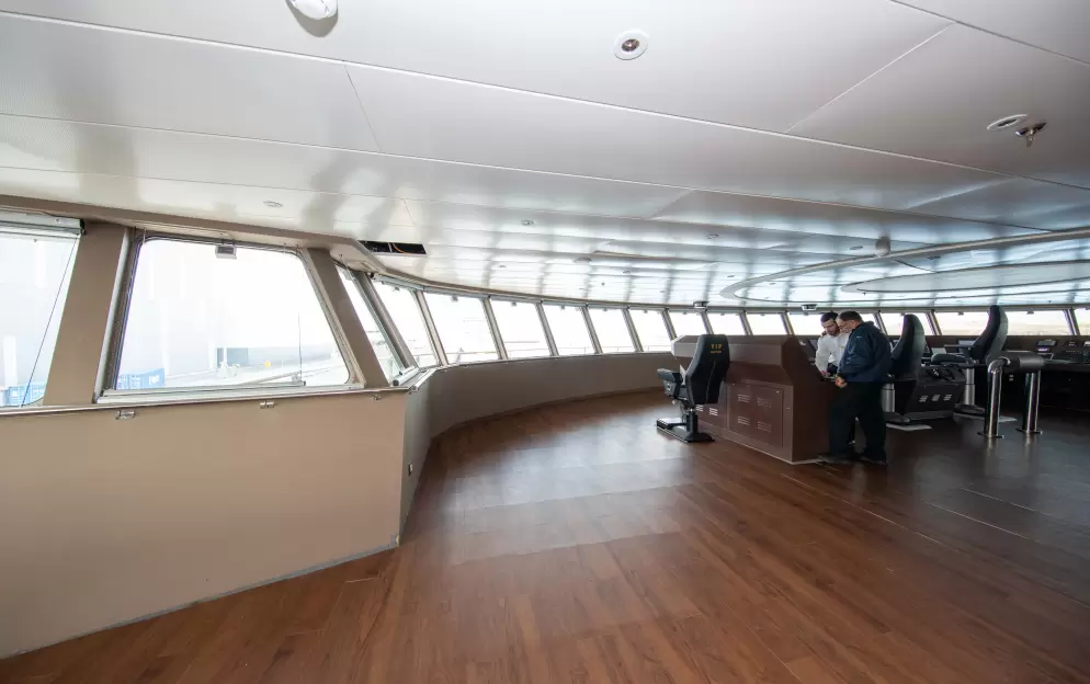 Quark Expeditions_World Explorer_Bridge _1_.jpg