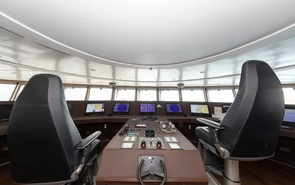 Quark Expeditions_World Explorer_Bridge _2_.jpg