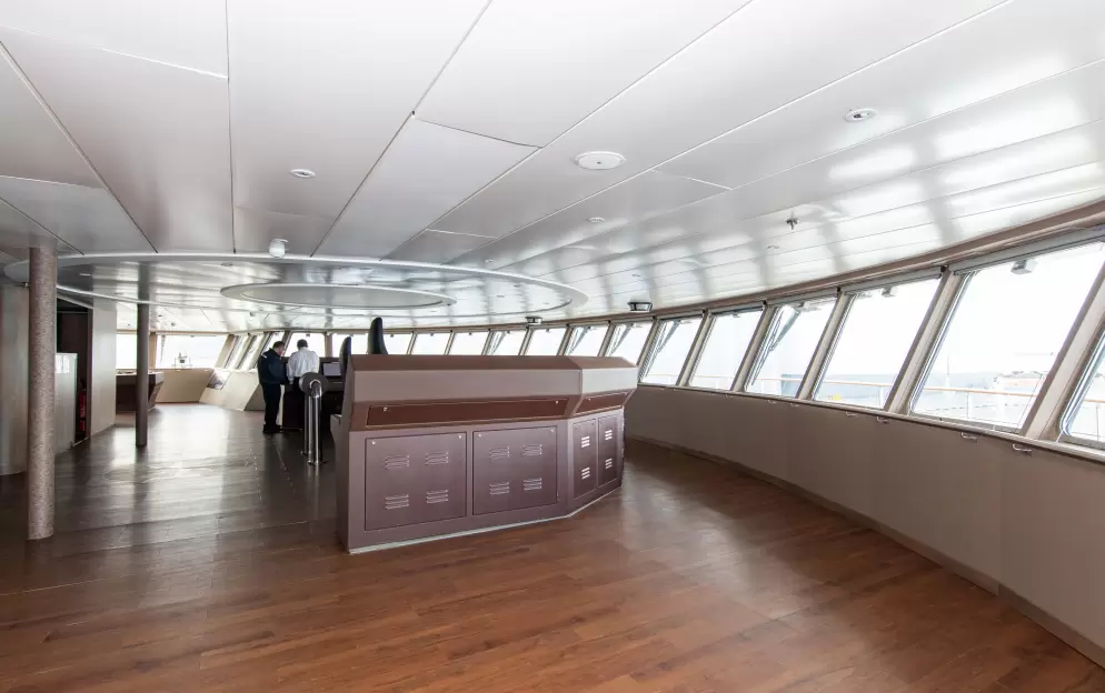 Quark Expeditions_World Explorer_Bridge _3_.jpg