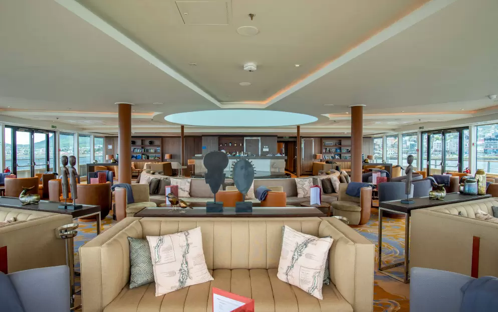 Quark Expeditions_World Explorer_Observation Lounge _2_.jpg