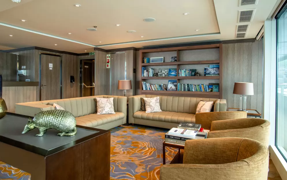 Quark Expeditions_World Explorer_Observation Lounge _3_.jpg