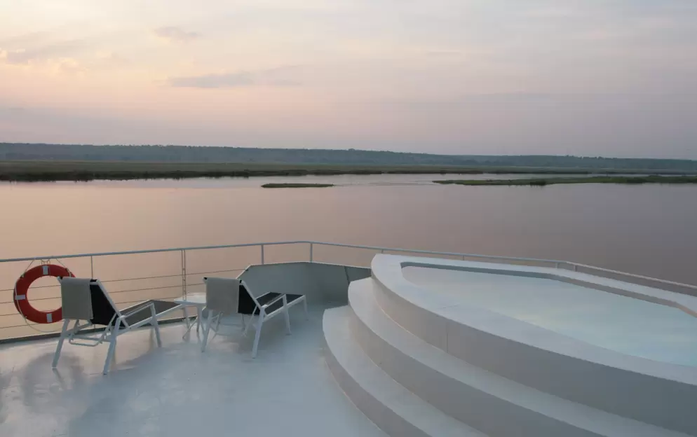 AmaWaterways Zambezi Queen Exterior Sundeck Pool.jpg