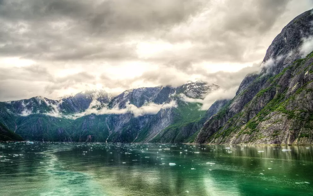 Tracy Arm, Alaska - Cruising-by-Tracy-Arm-Endicott-Arm_601.jpg