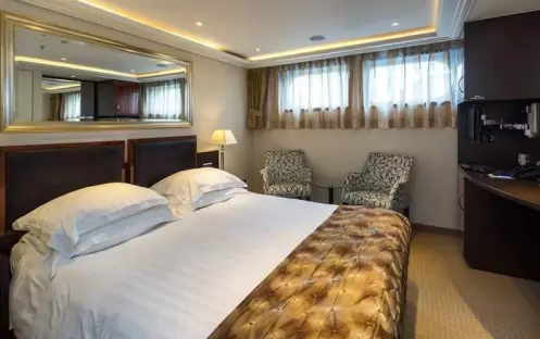 CAT. E Stateroom CAT. E Stateroom