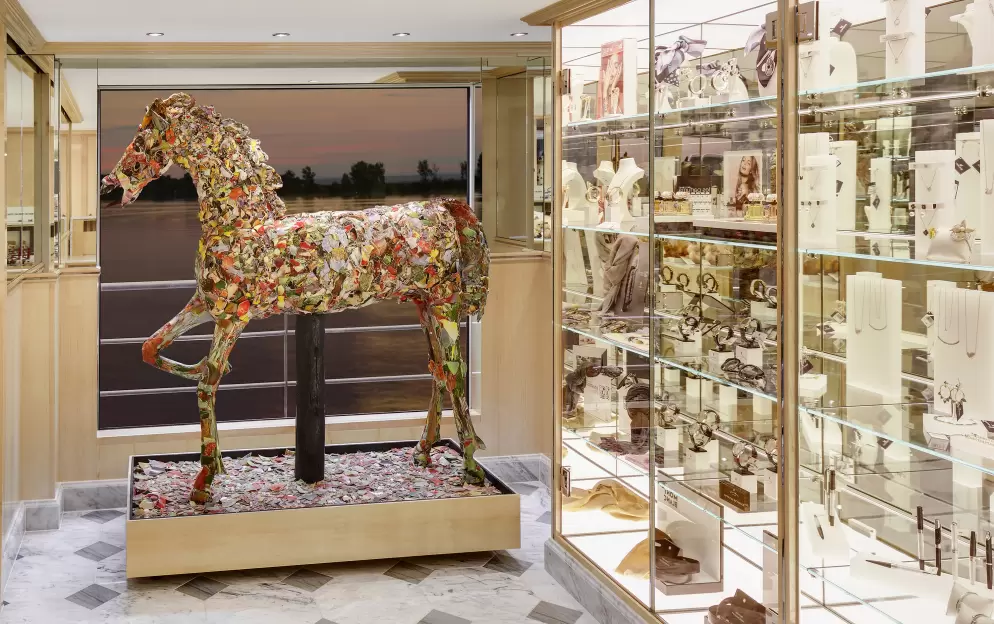 Uniworld SS Beatrice - Boutiques 1.jpg