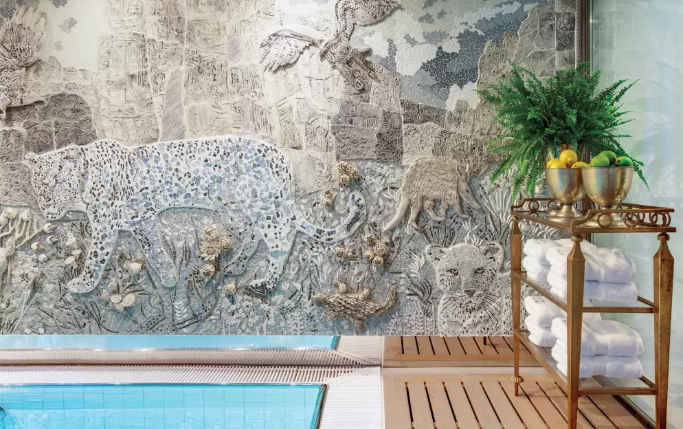 Uniworld SS Maria Theresa - Bar du Leopard, Pool.jpg