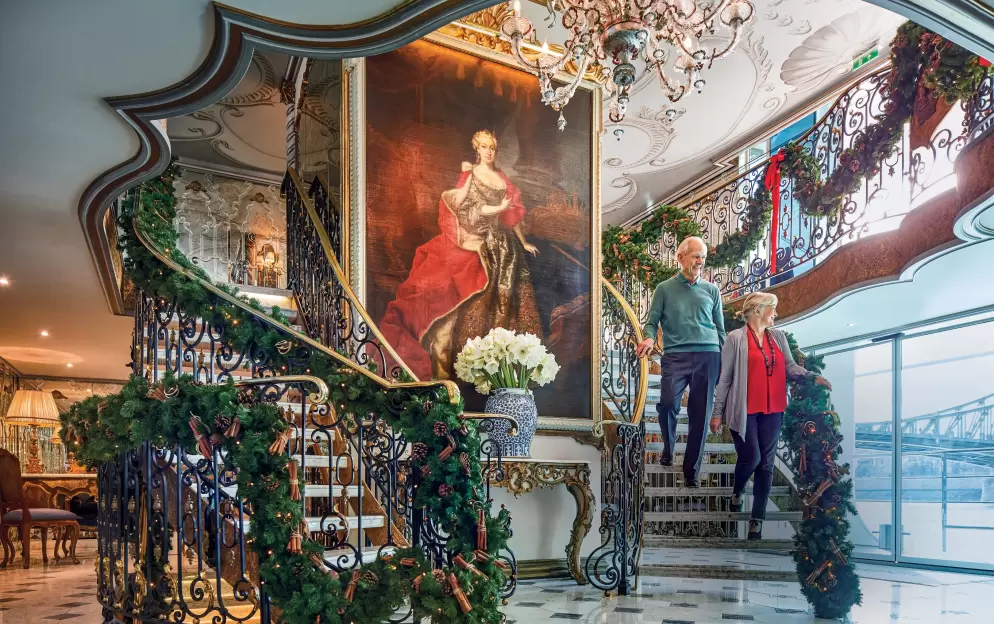 Uniworld SS Maria Theresa - Lobby.jpg