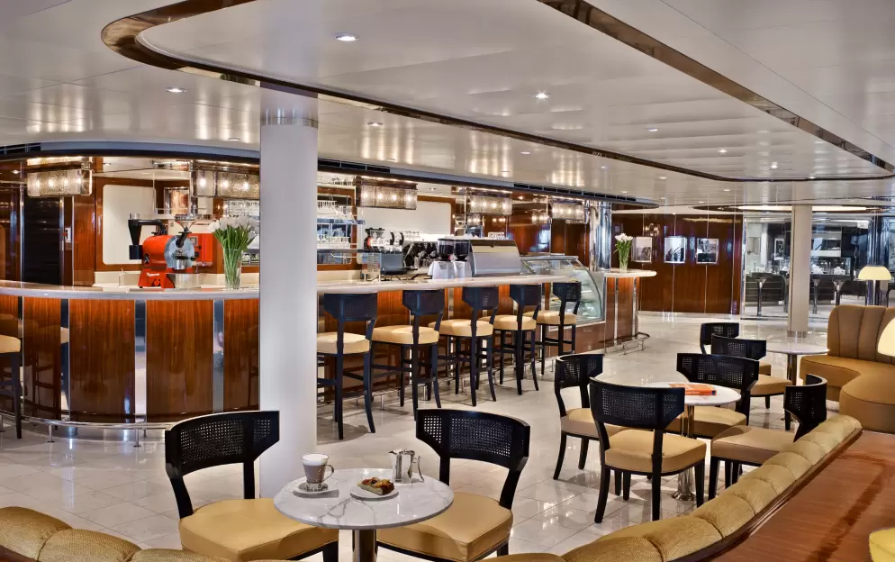 Seabourn Ovation - Seabourn Square 3.jpg