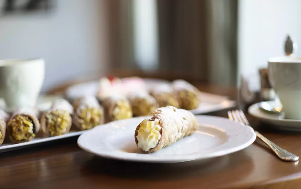 Crystal Cruises, The Bistro, Cannoli 1.jpg