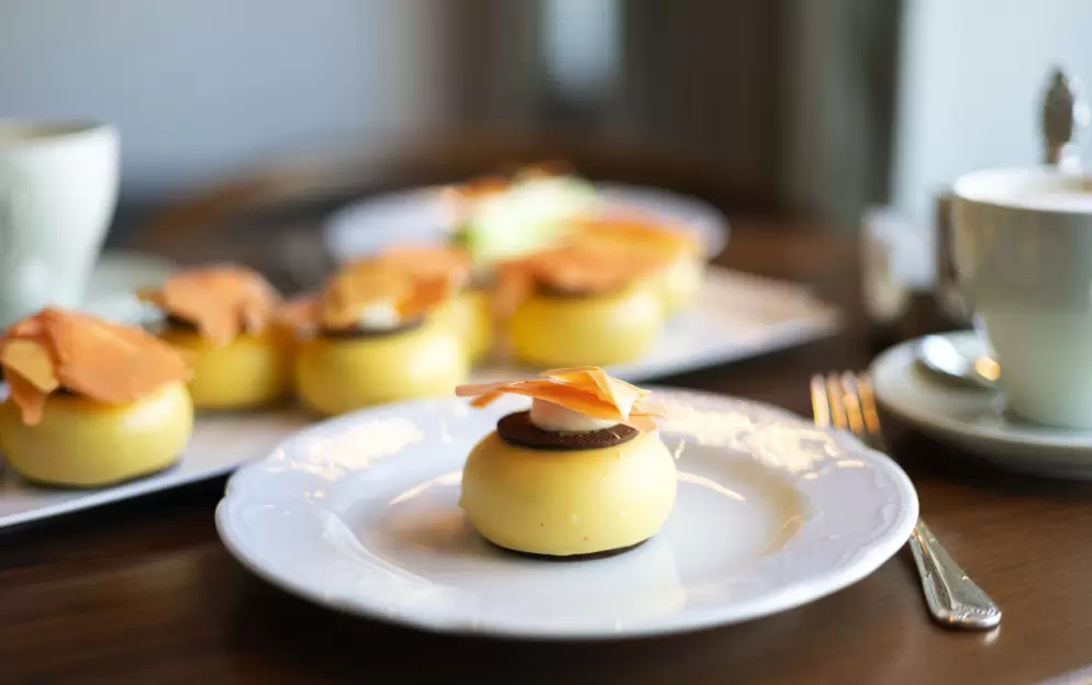 Crystal Cruises, The Bistro, Mango Petit Gateau 2.jpg