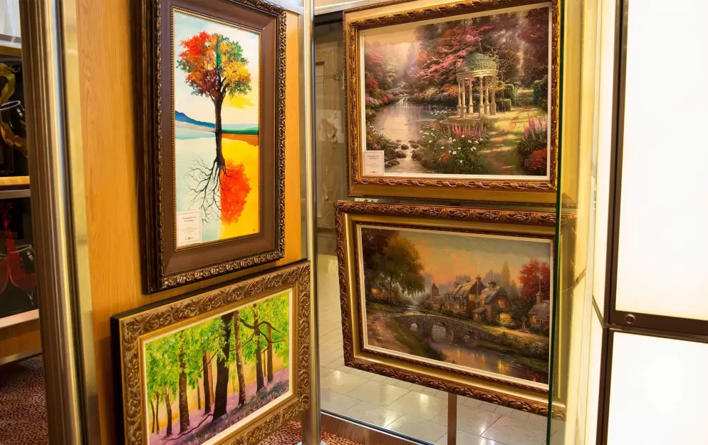 Celebrity Reflection - Art Gallery.jpg