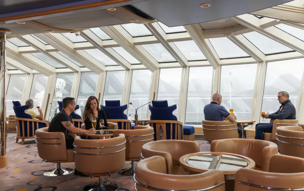 HX Hurtigruten Expeditions, MS Fram, Explorer Lounge Bar 2 ©Espen Mills.jpg