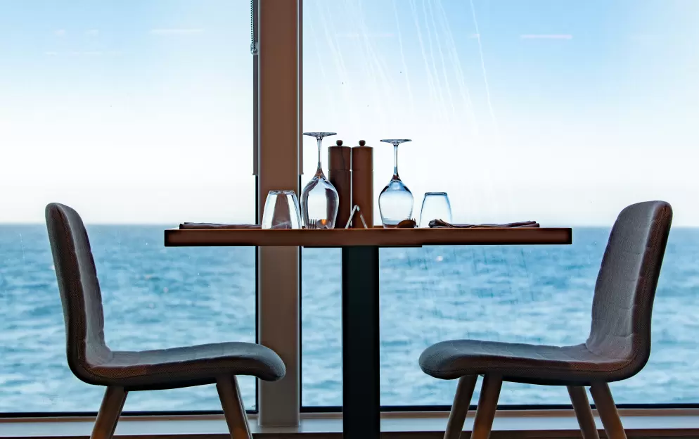 HX Hurtigruten Expeditions, MS Fridtjof Nansen, Aune Restaurant ©Ted Gatlin.jpg