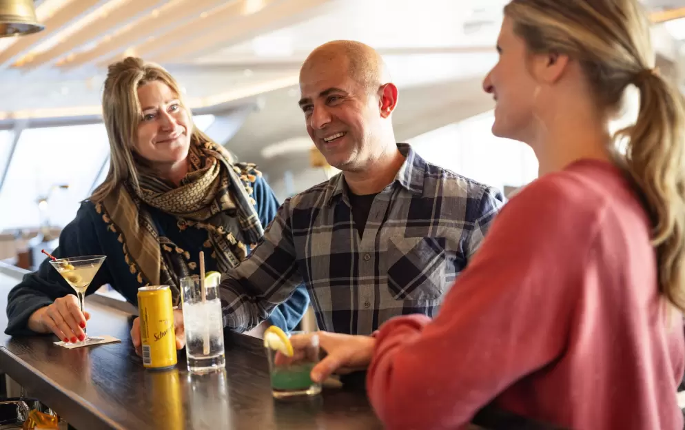 HX Hurtigruten Expeditions, MS Fridtjof Nansen, Explorer Lounge & Bar 3 ©Espen Mills.JPG