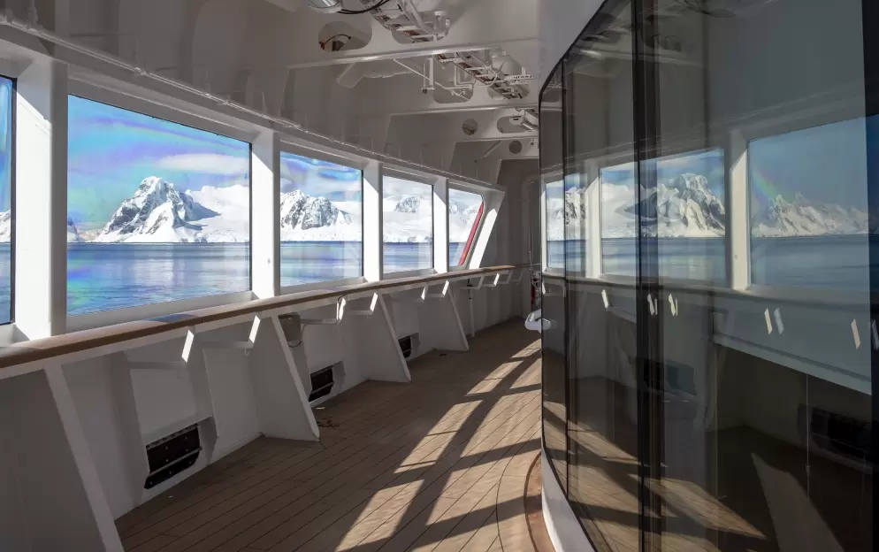 HX Hurtigruten Expeditions, MS Roald Amundsen, Observation Deck 2 ©Andrea Klaussner.JPG