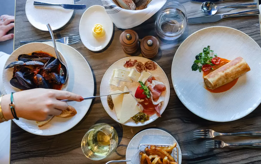 Celebrity Cruises, Celebrity Beyond, Le Grand Bistro 4 ©CEL.jpg