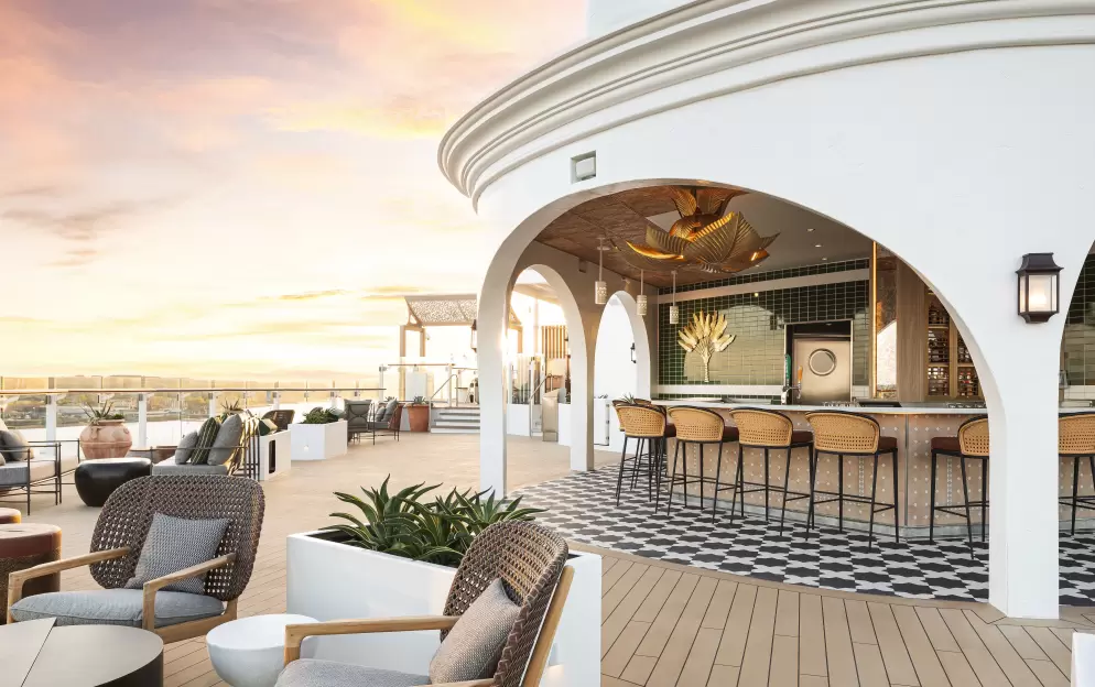 Celebrity Cruises, Celebrity Beyond, Sunset Bar 5 ©CEL.jpg