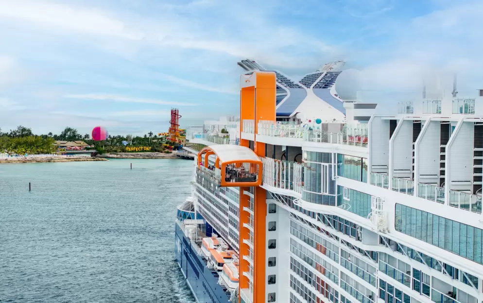 Celebrity Cruises, Celebrity Beyond. The Magic Carpet 1 ©CEL.jpg
