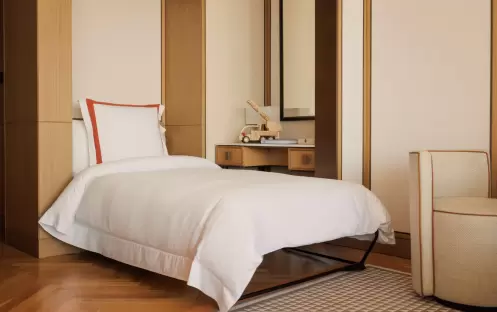 maa_ocean-family-room-bedroom_image-1