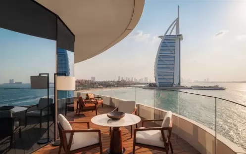 maa_ocean-panoramic-room-bedroom_image-3