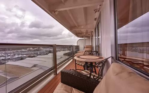 CUNARD Queen Elizabeth Q2 Suite 0