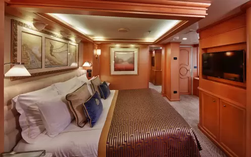 CUNARD Queen Elizabeth Q2 Suite 1