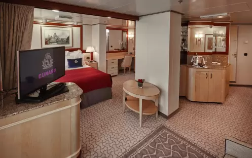 CUNARD Queen Elizabeth Q3 Suite 0