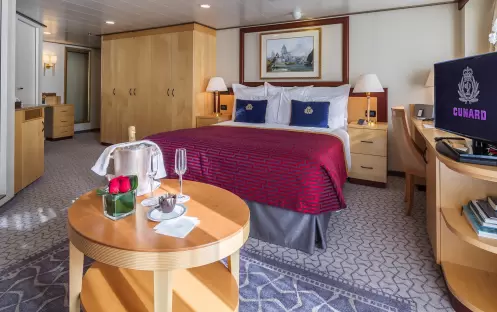 CUNARD Queen Elizabeth Q5 Q6 Suite 4
