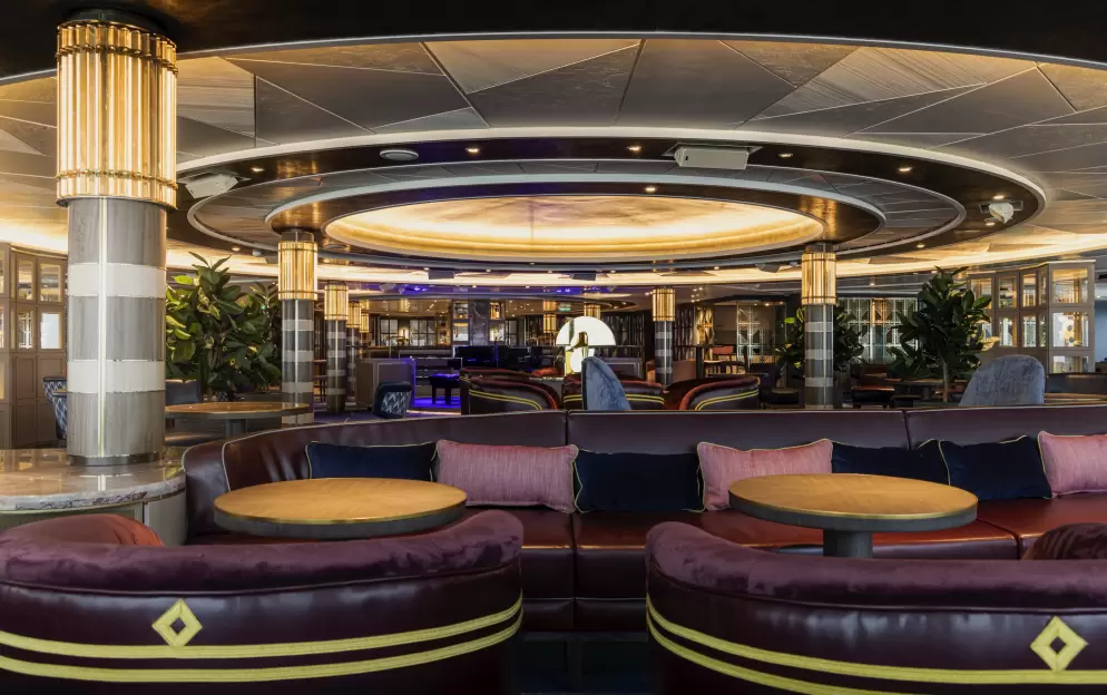 ©cunard Queen Anne Commodore Club 0.jpg