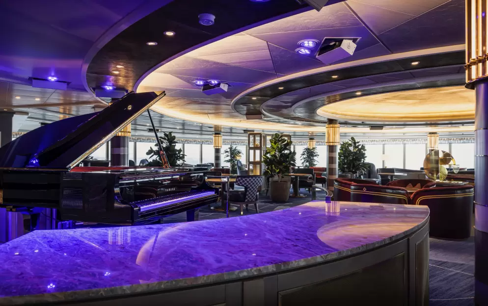©cunard Queen Anne Commodore Club 2.jpg