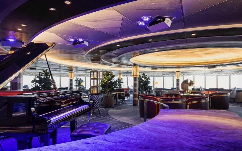 ©cunard Queen Anne Commodore Club 3.jpg