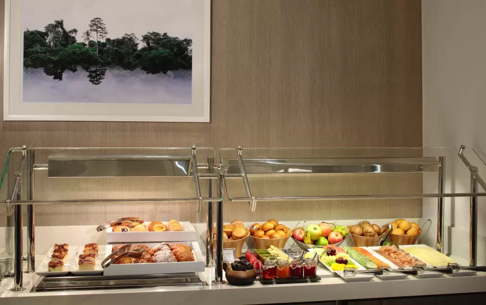 Celebrity Cruises, Celebrity Millenium, The Retreat Lounge 2, Copyrights - CEL.jpeg