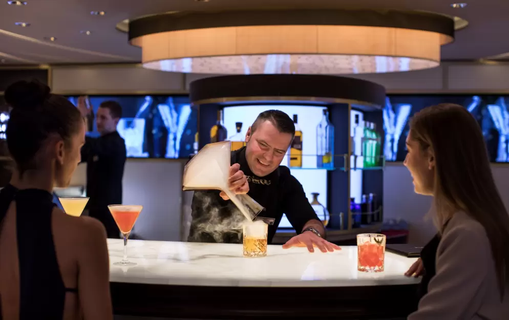 Celebrity Reflection - World Class Bar 1, ©CEL.jpg