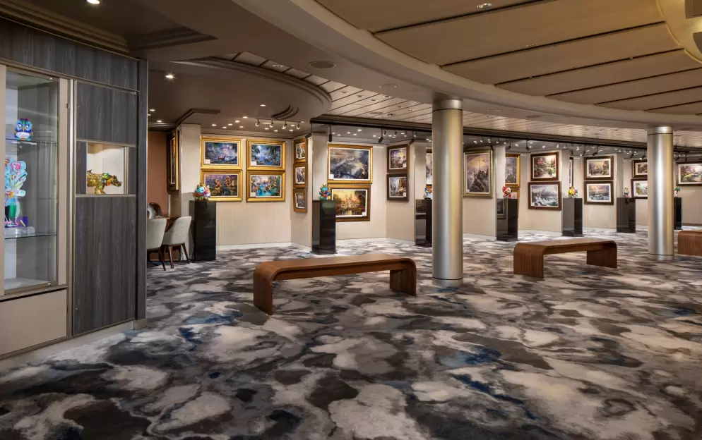 Celebrity Silhouette - Art Gallery 2, ©CEL.jpg