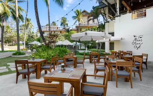SAii Laguna Phuket Food Beverage Miss Olive Oyl Outdoor
