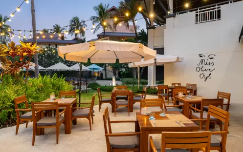SAii Laguna Phuket Food Beverage Miss Olive Oyl Outdoor Lighting
