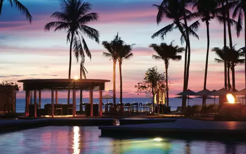 SAii Laguna Phuket Food Beverage Mr Tomyam Sunset